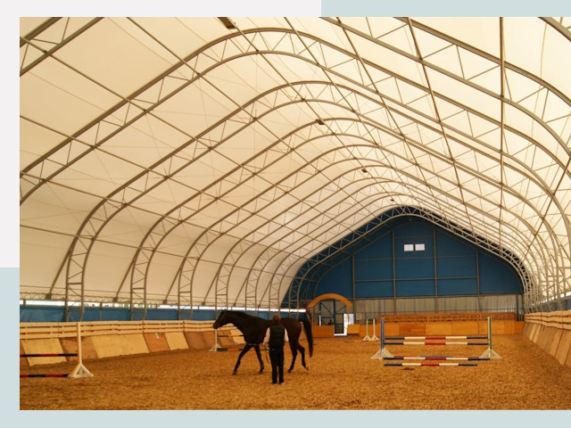 Строительство конных манежей в Коркине